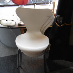 4 series 7 Chairs by Arne Jacobsen